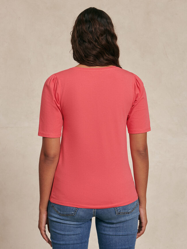 CAMISETA FRUNCIDO EN HOMBRO Fucsia Claro
