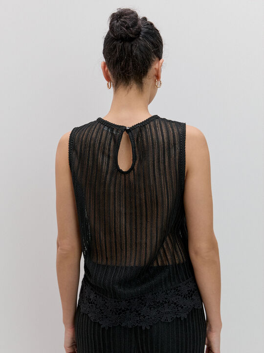 TOP DETALLE CROCHET Negro image number null