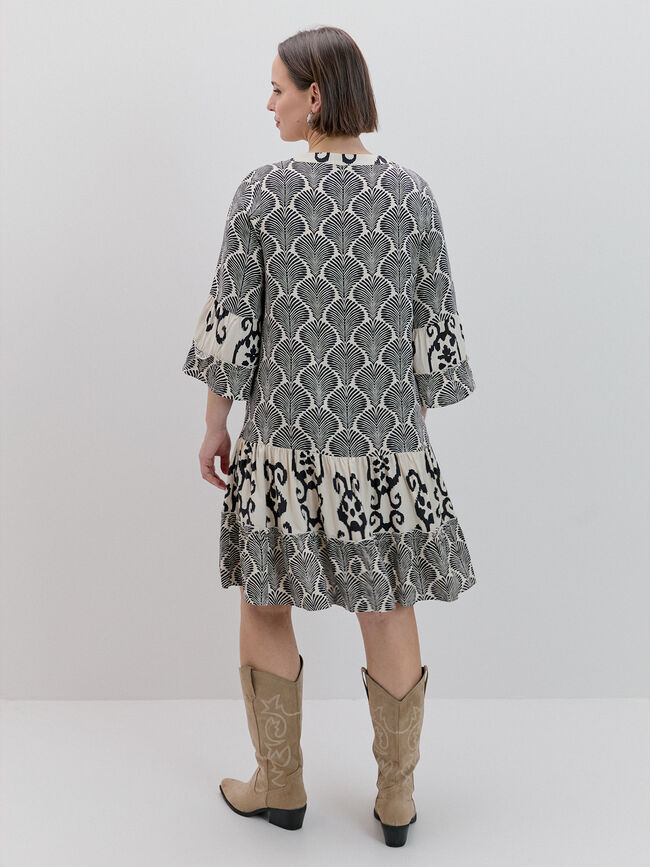 VESTIDO CORTO ESTAMPADO Negro