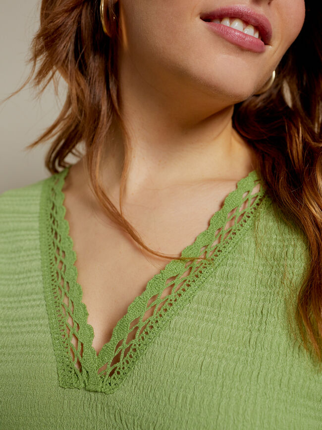 Camiseta detalle calados verde caribe
