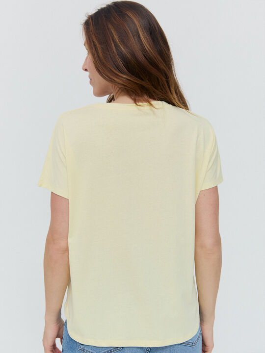 CAMISETA POSICIONAL FLORES Amarillo Pastel image number null