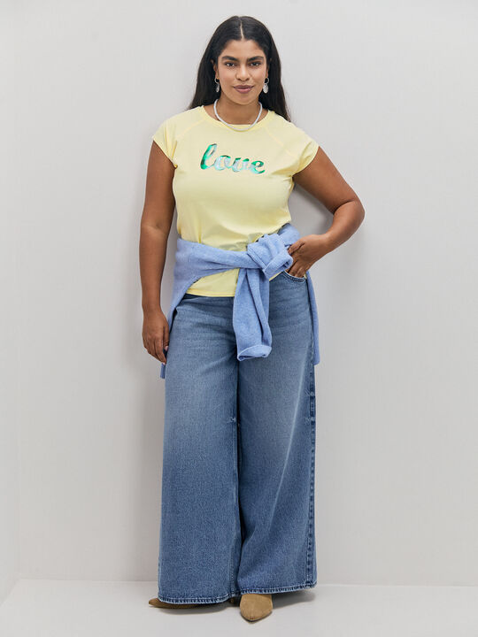 CAMISETA LETTERING GEL Amarillo Pastel image number null