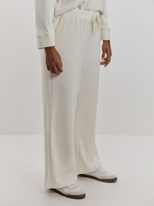 PANTALON CONJUNTO MICROPANA Crudo image number null