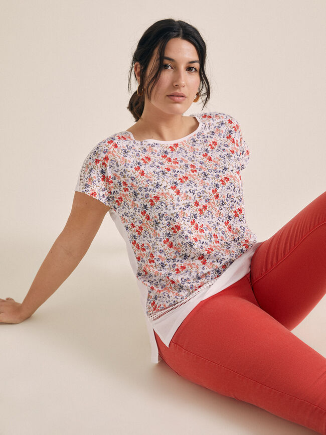 Camiseta con print y entredós en mangas Estampado 1