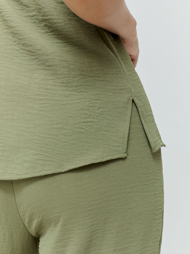 BLUSA ESCOTE PICO Kaki