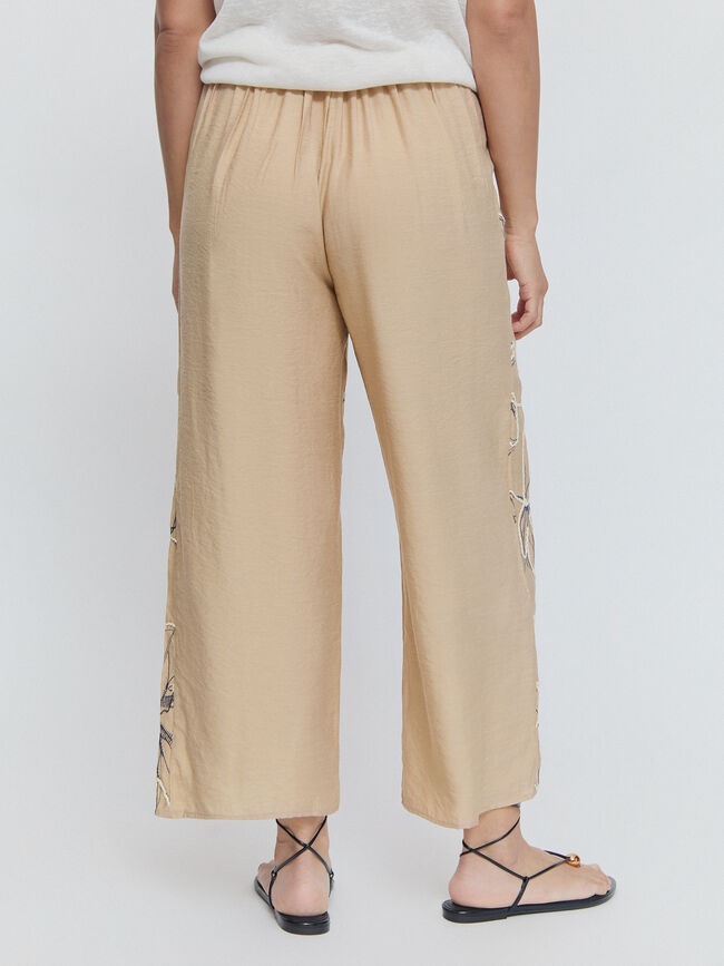PANTALON RECTO BORDADO Arena