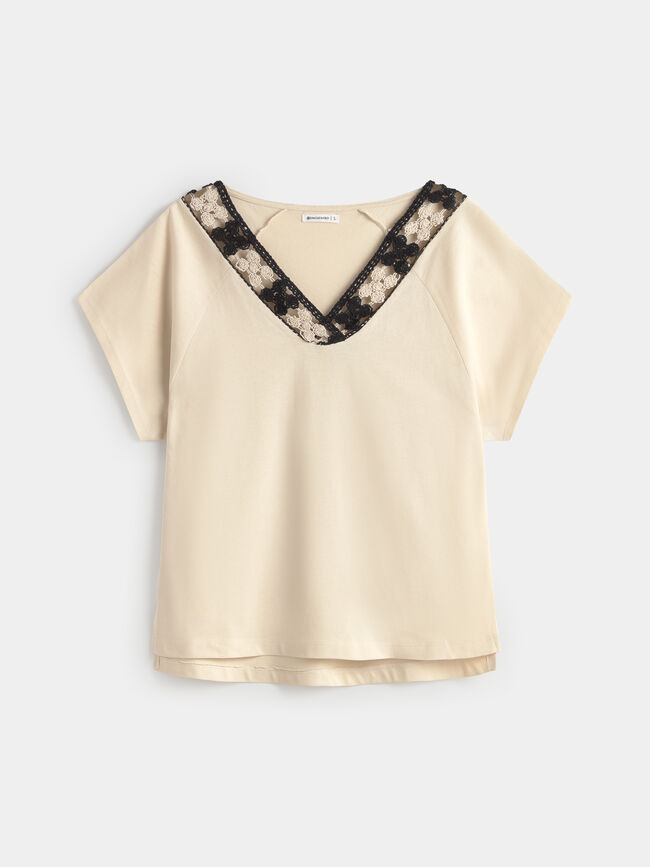 CAMISETA CUELLO CROCHET Crudo