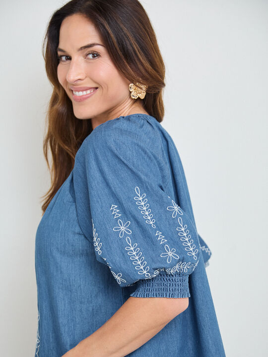 BLUSA DETALLE BORDADO Mid Blue Wash image number null