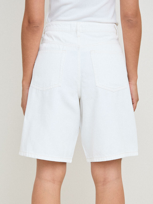 BERMUDA ANCHA Blanco Hueso