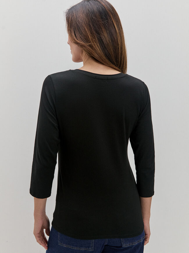 CAMISETA TACHUELAS DORADAS Negro