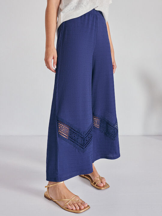 PANTALÓN TEXTURA BORDADO Azul Marino image number null