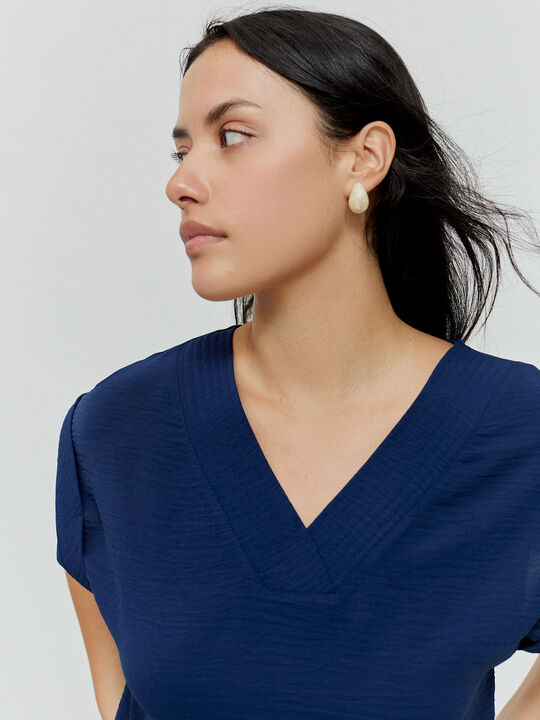 BLUSA ESCOTE PICO Azul Noche image number null