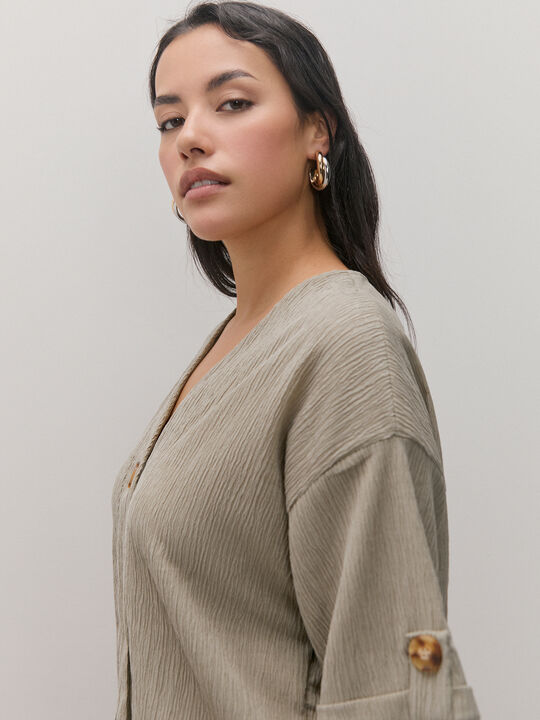 CAMISA DETALLE BOTON Beige image number null