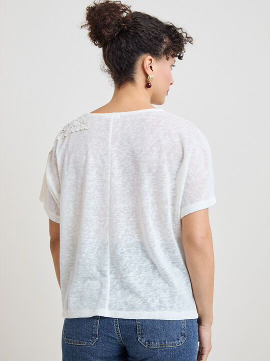 CAMISETA LINO DETALLE Crudo image number null