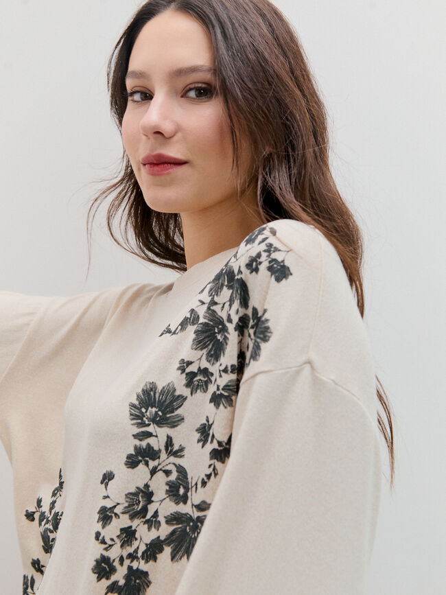 SUDADERA DETALLE Crudo