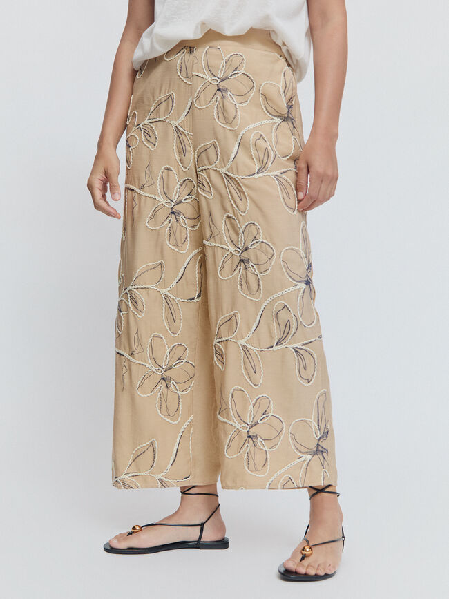 PANTALON RECTO BORDADO Arena