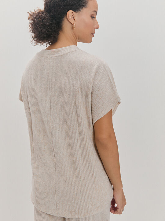 CAMISETA DETALLE BOTONES PIEDRA OSCURO image number null