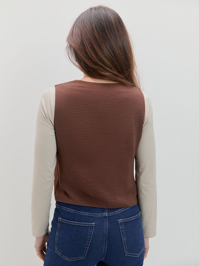 CHALECO BOTONES PEQUE&Ntilde;OS Marron Medio