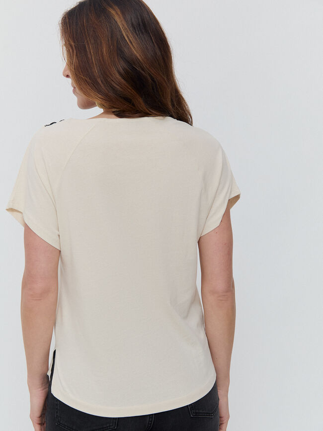 CAMISETA CUELLO CROCHET Crudo