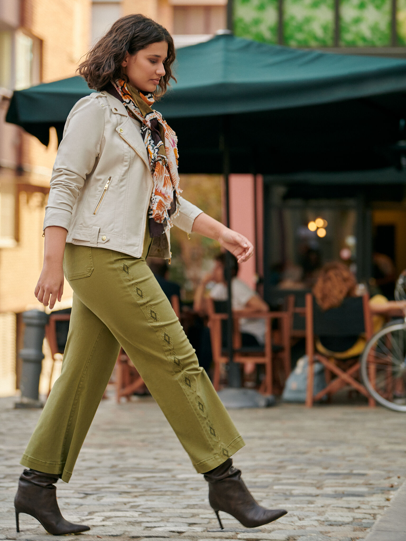 Pantalón vaquero ancho sales