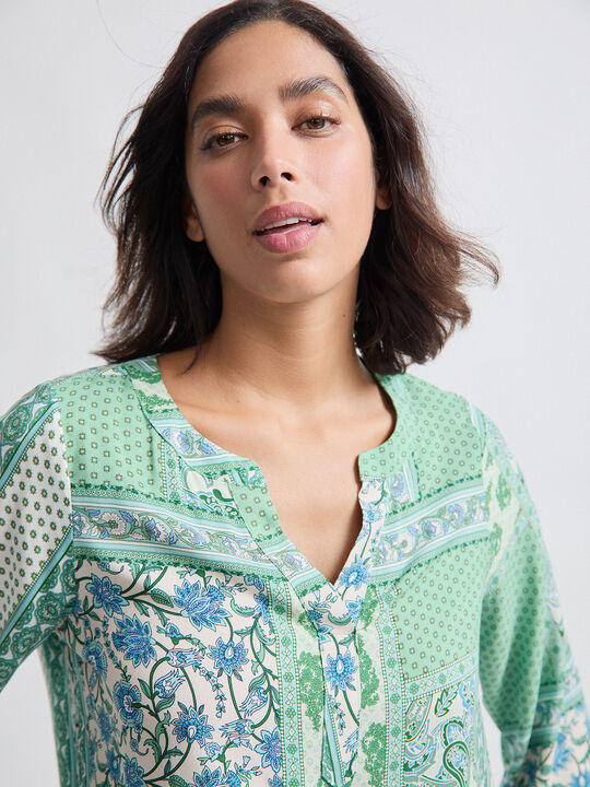 BLUSA FLUIDA ESTAMPADA Verde image number null