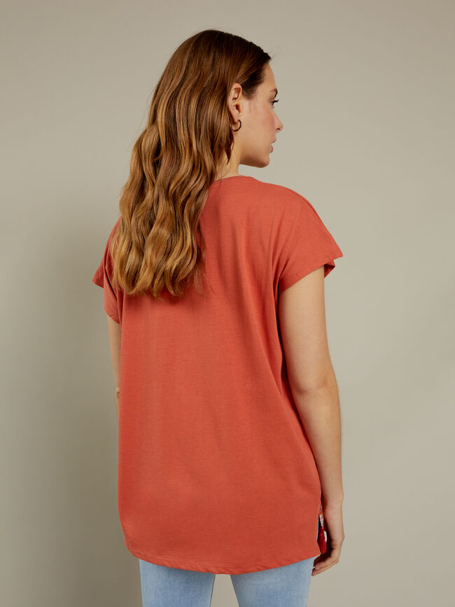 Camiseta manga corta con estampado y dis NARANJA QUEMADO