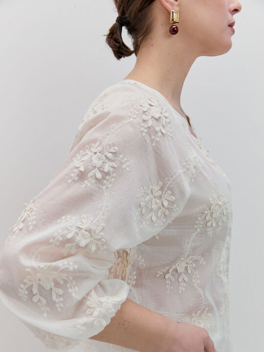 CAMISA FLOR 3D Beige image number null