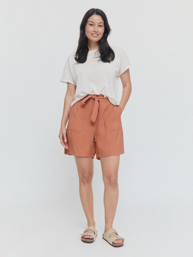 SHORT CON CINTURÓN Marron viejo