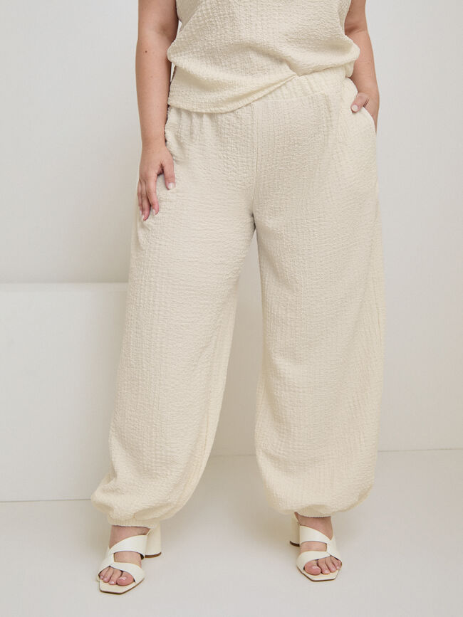 PANTAL&Oacute;N ESTRUCTURA BOMBACHO Blanco Hueso