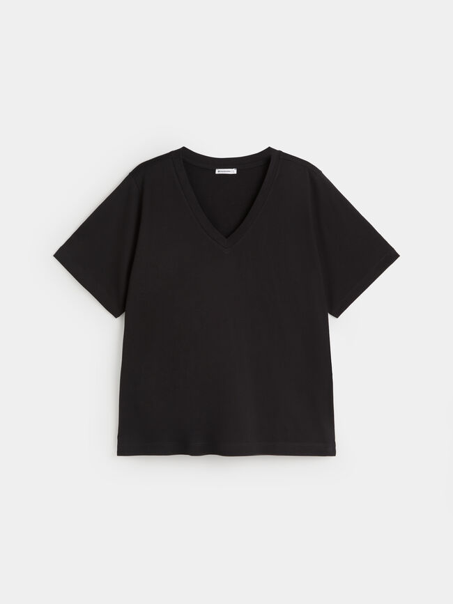 CAMISETA CUELLO PICO Negro