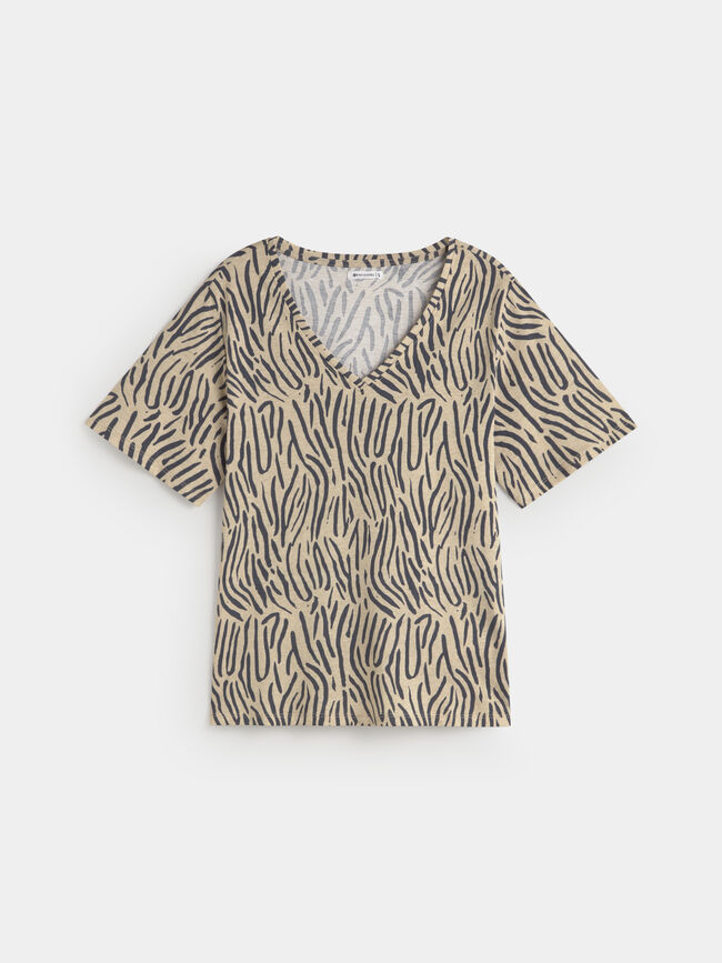 CAMISETA CUELLO PICO Estampado 4