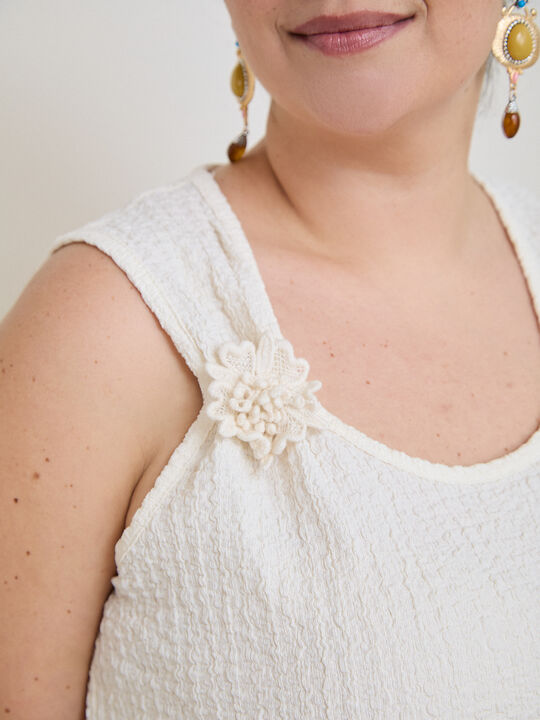 CAMISETA FLOR CRINKLE Blanco Hueso image number null