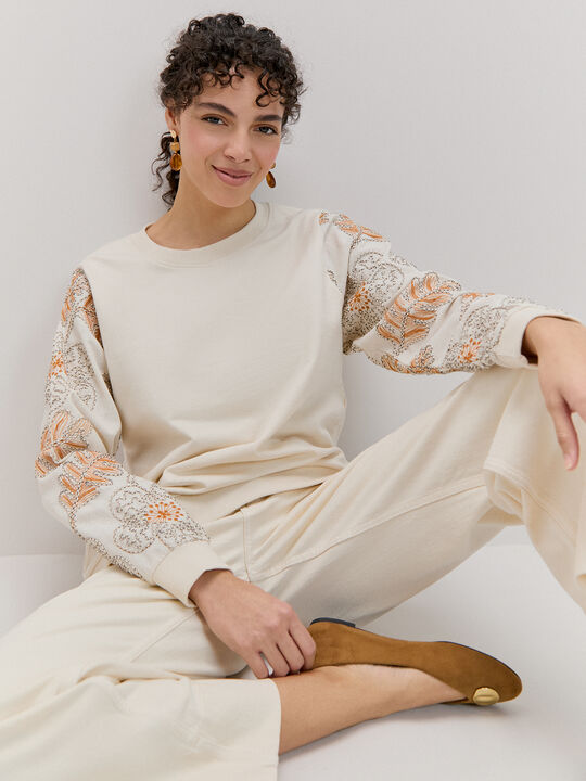 SUDADERA Piedra image number null