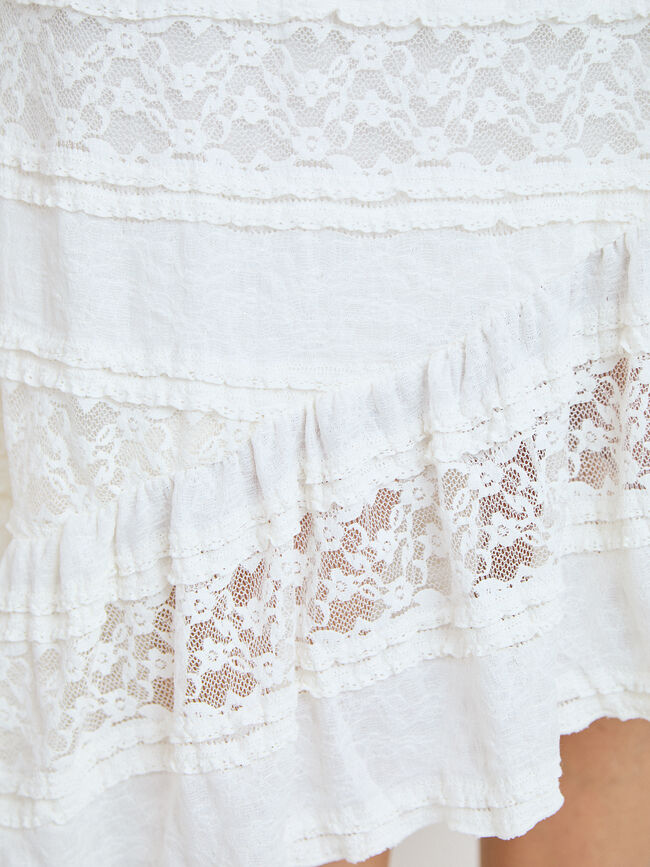 FALDA BLONDA ASIM&Eacute;TRICA Blanco Hueso