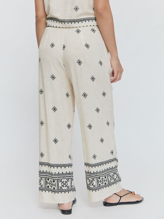PANTALON RECTO BORDADO Crudo image number null