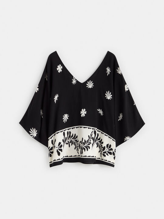 BLUSA ESTAMPADA Negro image number null