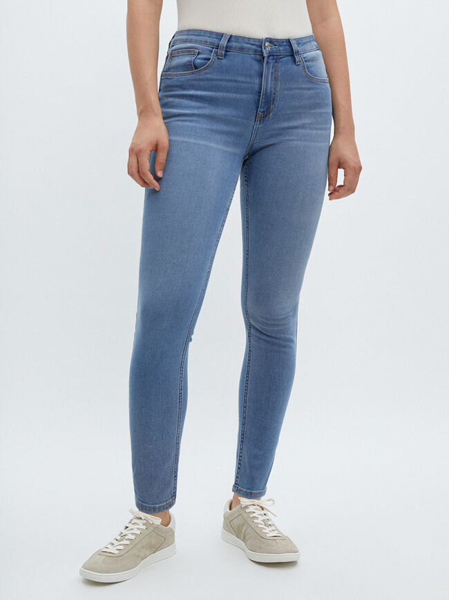 Vaquero pitillo básico Mid blue