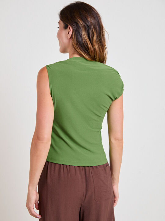 CAMISETA ASIMETRICA BROCHE Verde image number null