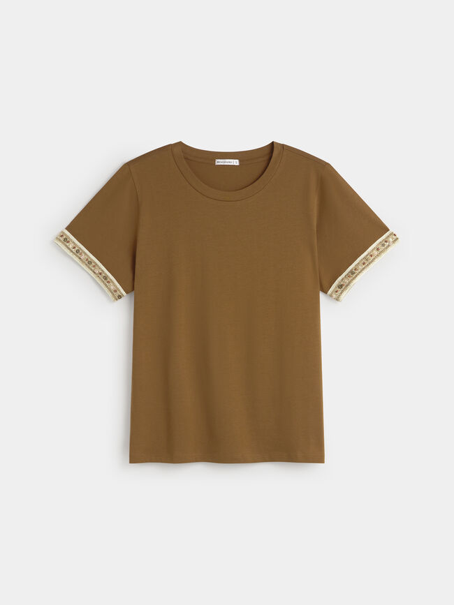 CAMISETA DETALLE PIEDRAS Mocca Oscuro