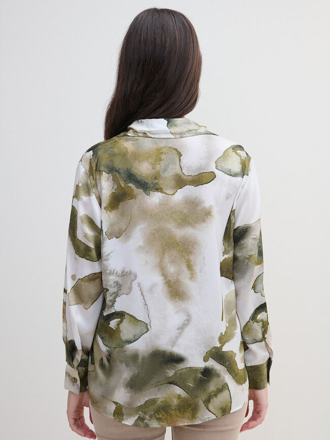 CAMISA SATEN ESTAMPADA Hoja