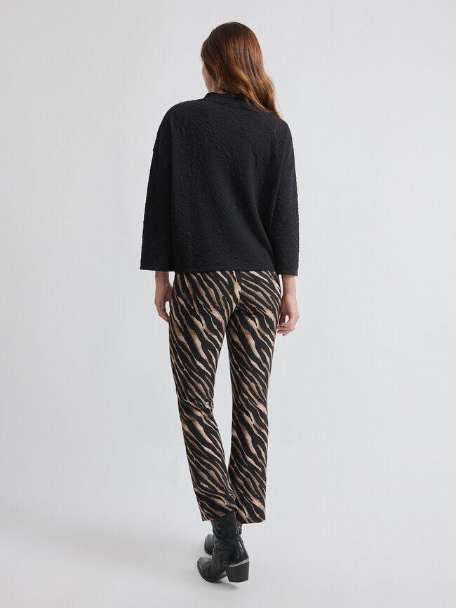 PANTALON RECTO ESTAMPADO Negro