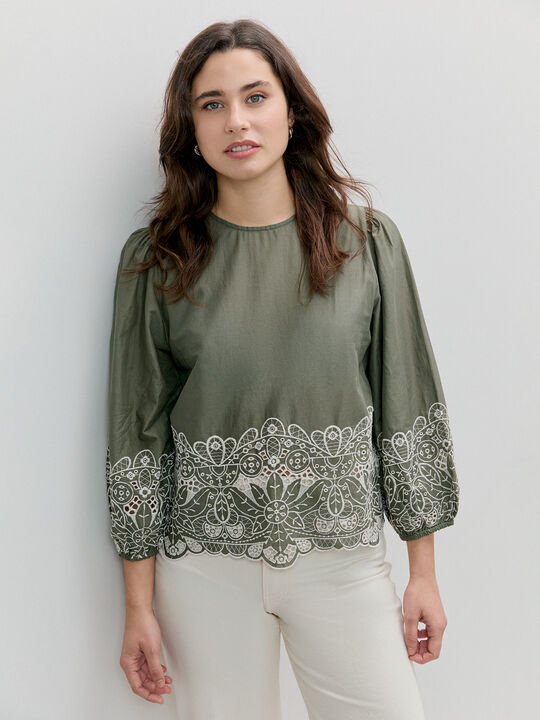 BLUSA BAJO BORDADO Kaki image number null