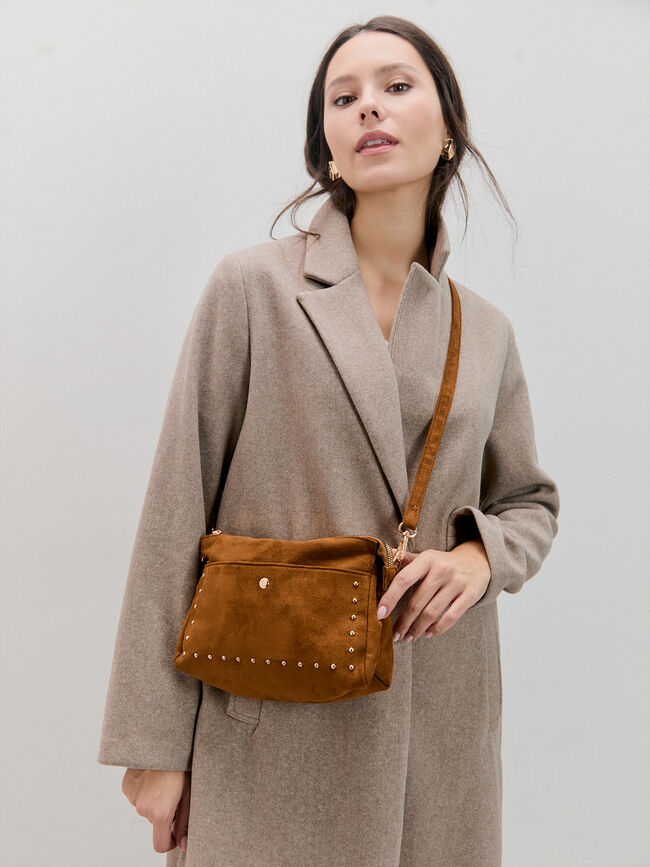 BOLSO BANDOLERA TACHAS Camel