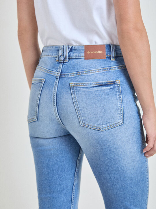 PANTALON DENIM ACAMPANADO Mid blue image number null