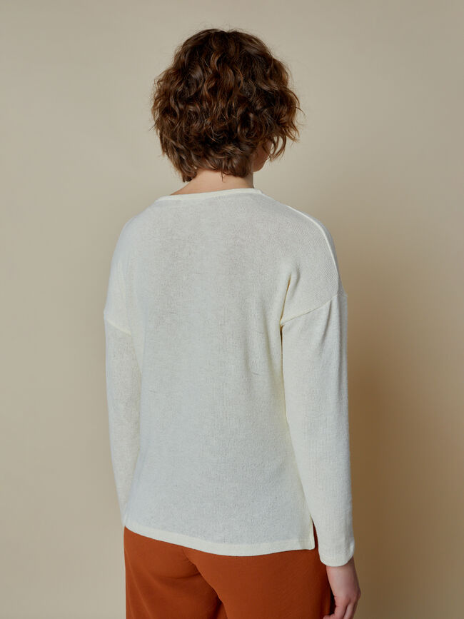 JERSEY DETALLE CUELLO BORDADO Crudo