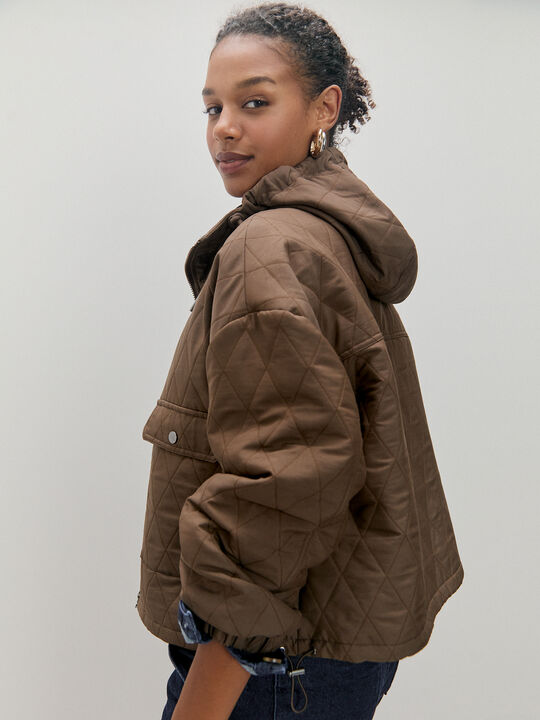 CHAQUETA DETALLE CAPUCHA Marron Medio image number null