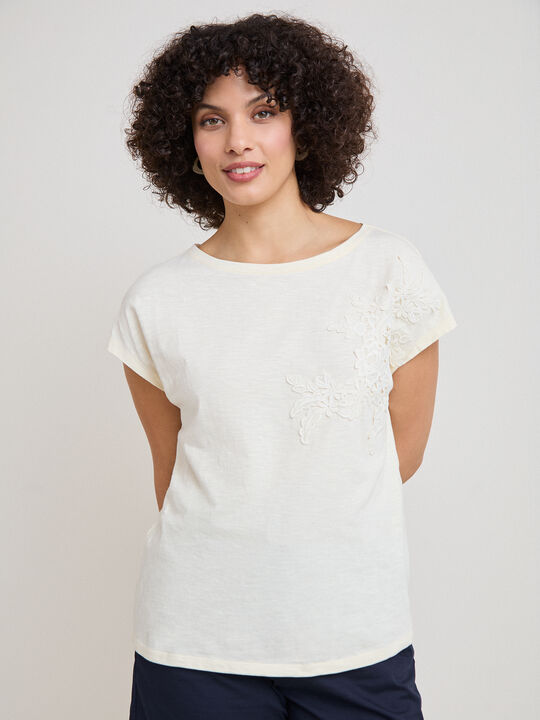 CAMISETA FLOR PARCHE Amarillo Pastel image number null