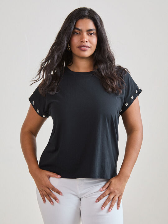 CAMISETA DETALLE PERLA Negro image number null