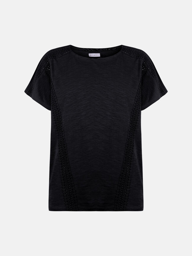 Camiseta detalles bordados Negro