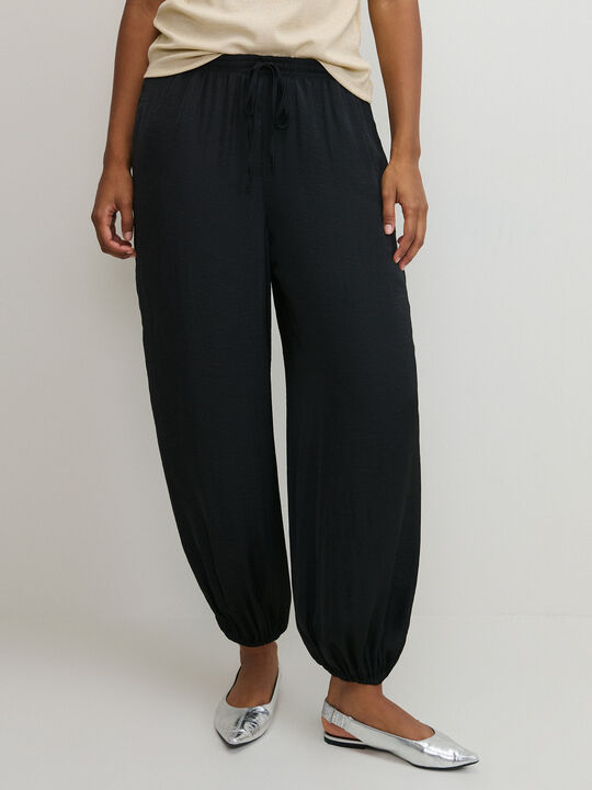 PANTAL&Oacute;N SATINADO BOMBACHO Negro image number null